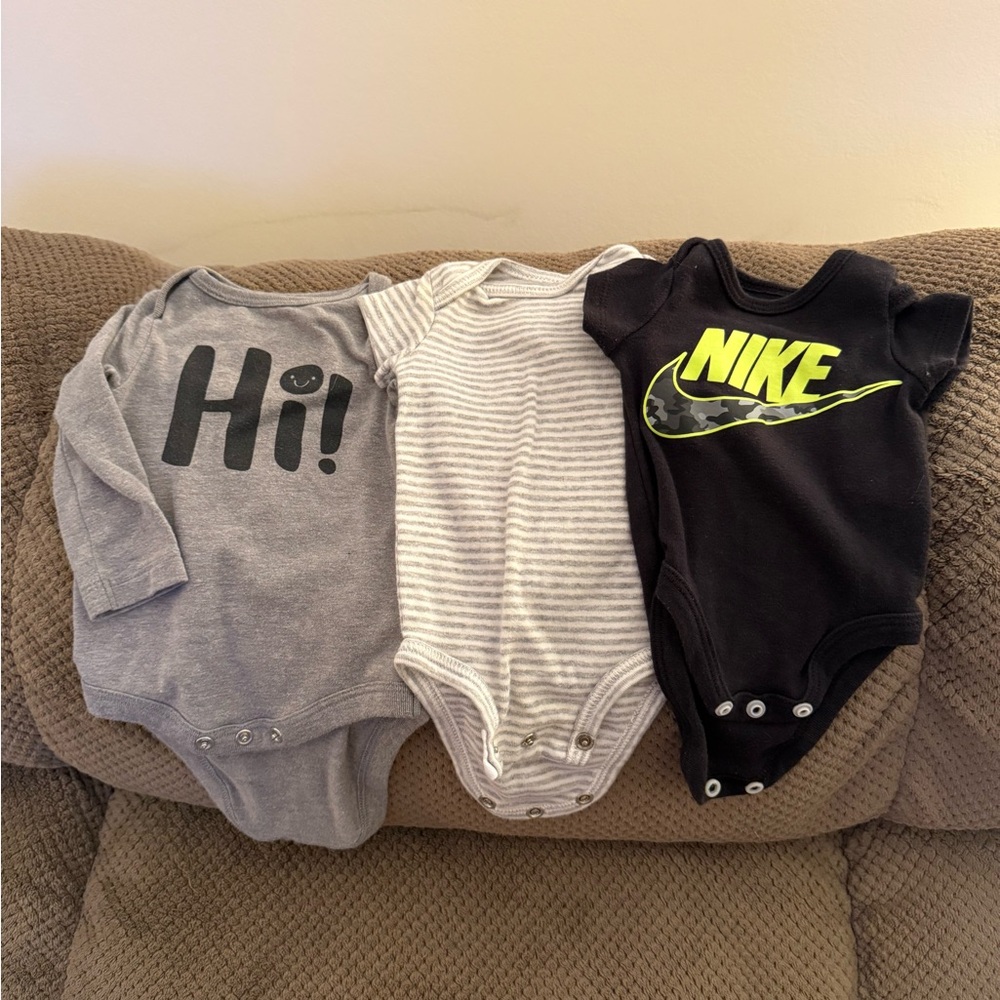 Set of 3 Newborn Baby Onesies Cat & Jack Carter’s and Nike